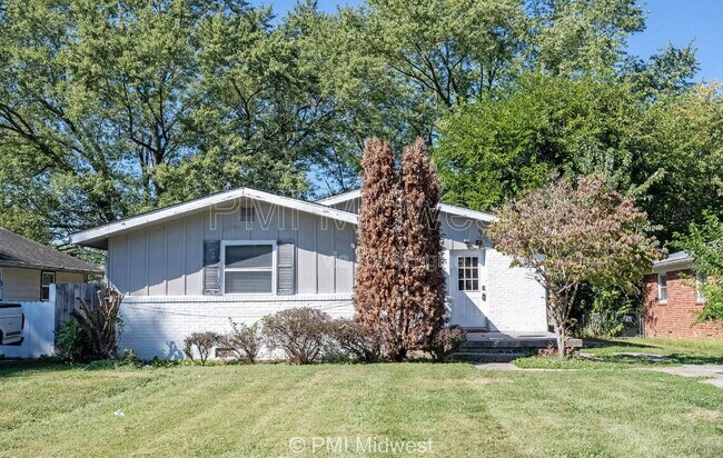 Primary Photo - 330 Hugo St