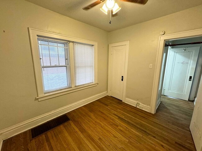 Building Photo - Nicely remodeled 2 bedroom 1 bath home in ...