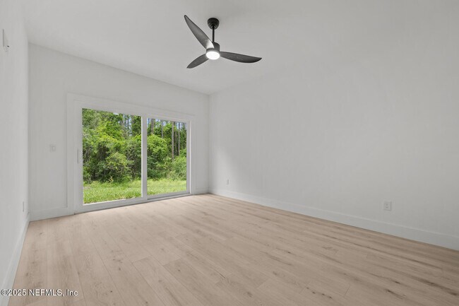 Building Photo - 213 Deportivo Dr