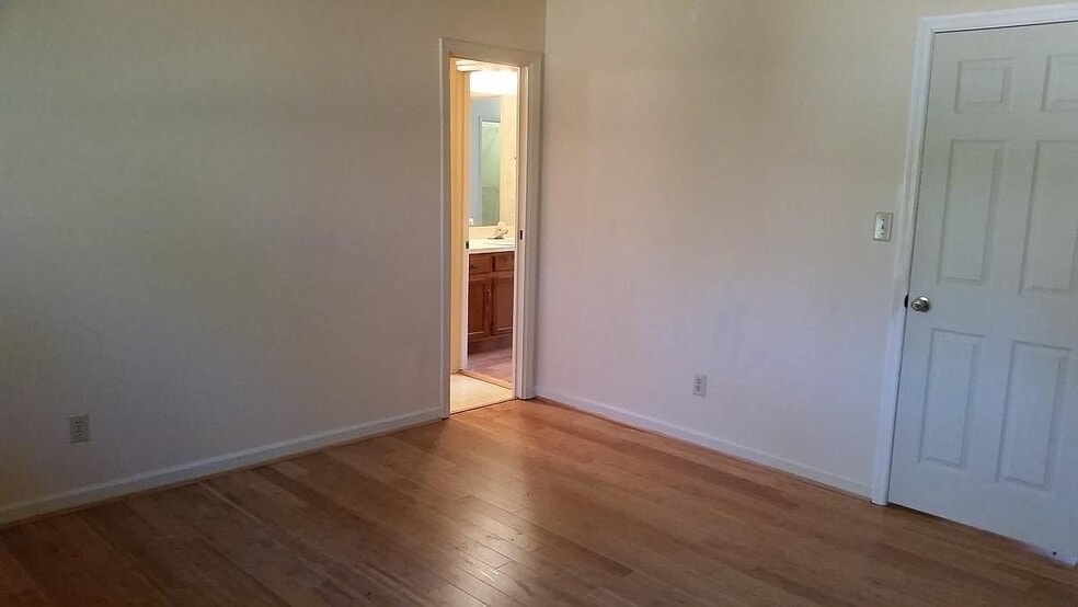 Building Photo - 601 Cedar Crest Dr