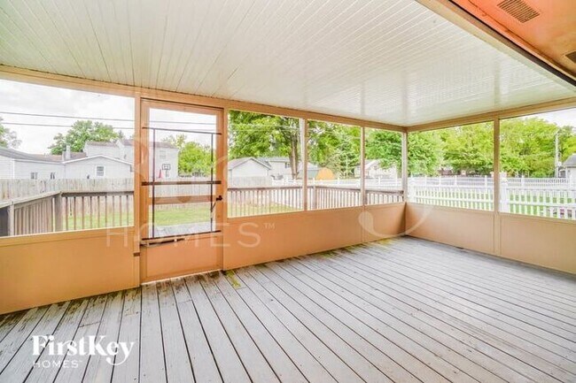 Building Photo - 1103 Crestview St