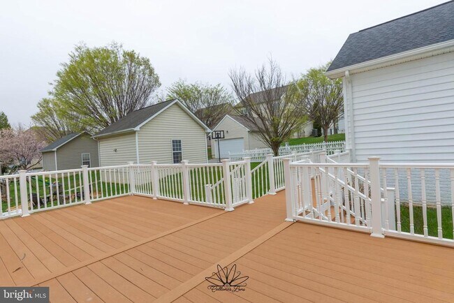 Building Photo - 341 Bullskin St