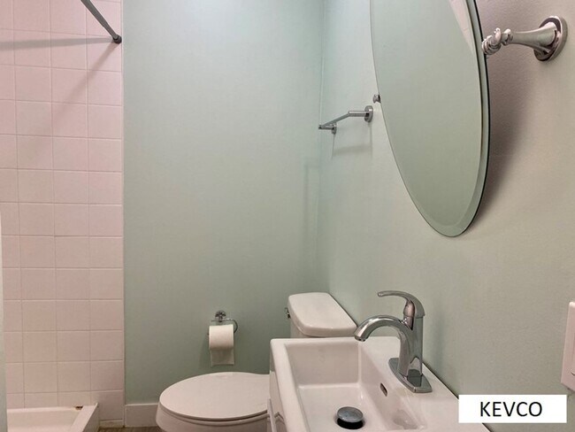 Building Photo - 314-320 Alpert Ave