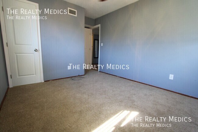 Building Photo - 619 Santa Fe Ln