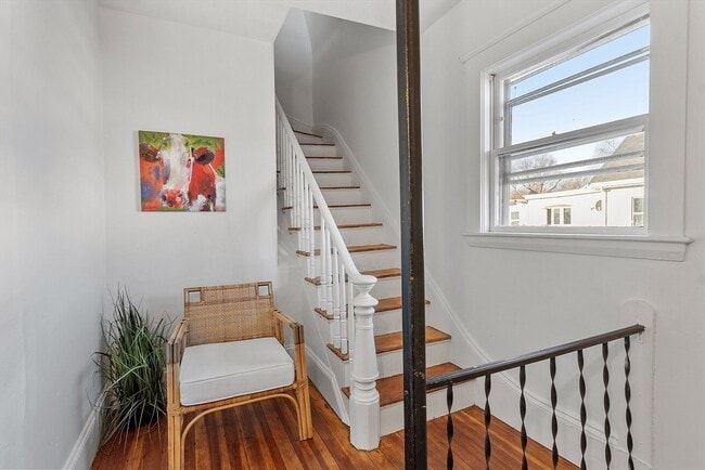 Building Photo - 52 Bonair St