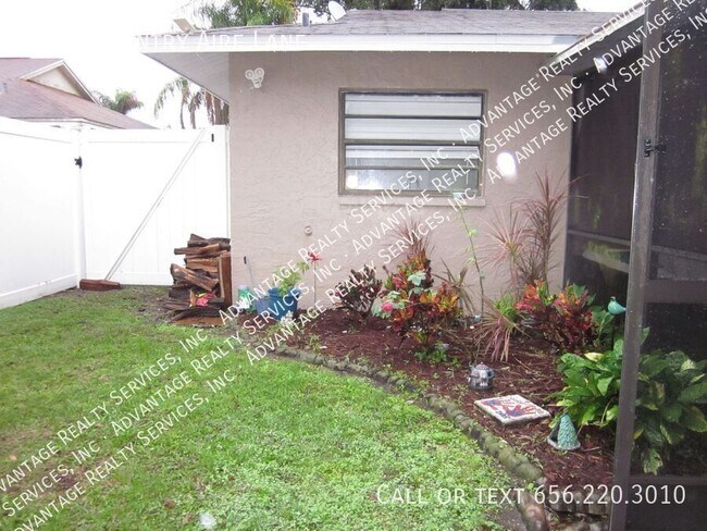 Building Photo - 4902 Country Aire Ln
