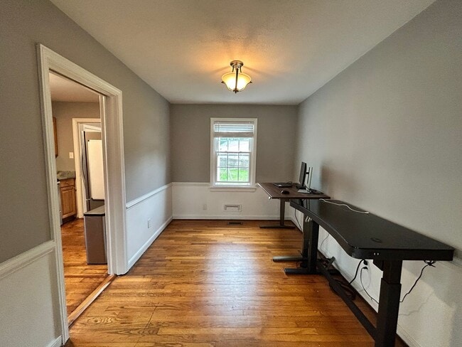 Building Photo - 1124 Bridle Ln