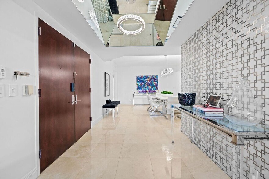 Building Photo - 3200 N Ocean Blvd