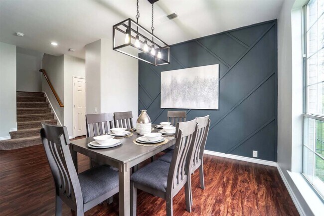 Building Photo - 2813 Ariel Cv