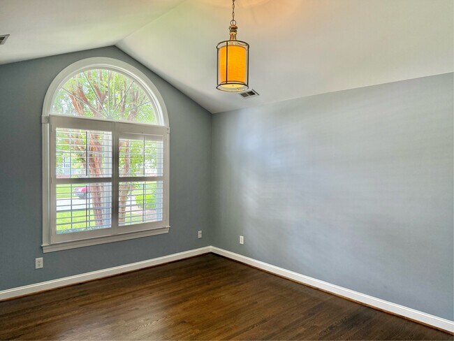 Building Photo - 3721 Stillwood Dr