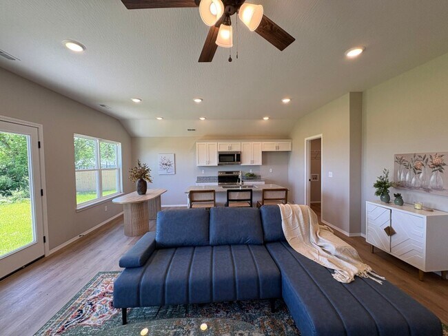 Building Photo - Brand New Home!!