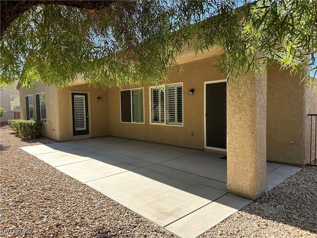 Building Photo - 2264 Laurel Heights Ln