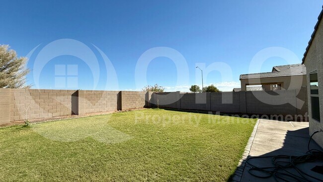 Building Photo - 1642 W Pima Ave