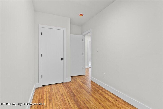 Building Photo - 840 Clay Ave