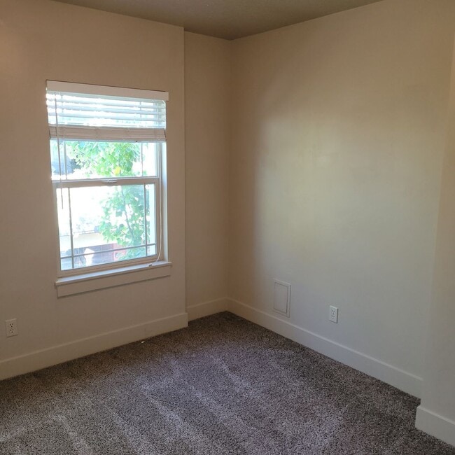 Building Photo - Heber Ranch Landing Condo