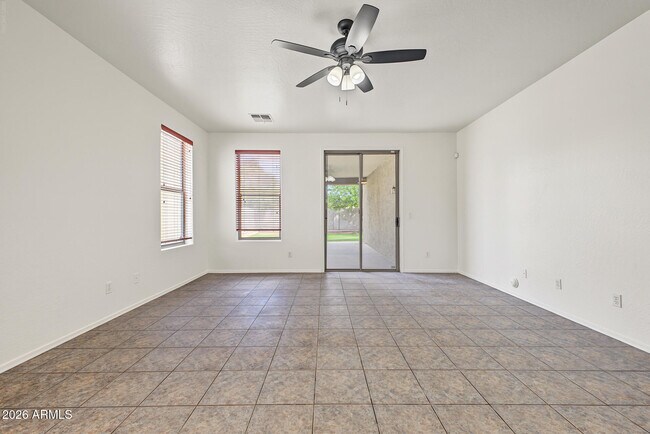 Building Photo - 15398 W MacKenzie Dr