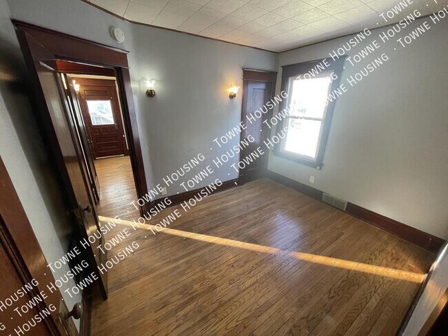 Building Photo - 418 Colvin Ave