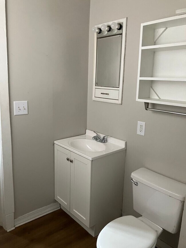 Building Photo - 432 2nd Ave