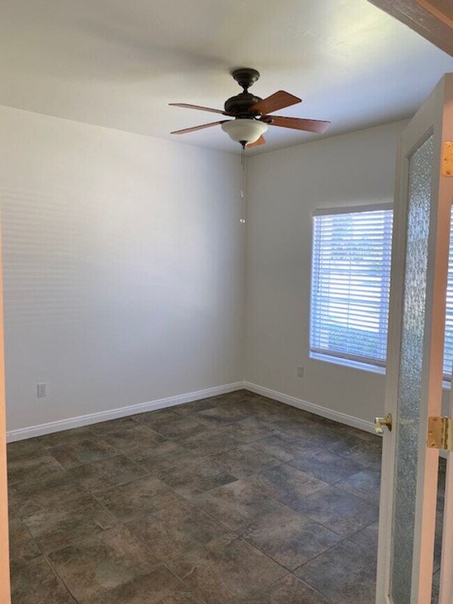 Building Photo - Gorgeous 4 Bedroom 2 Bath Home W/Pool!