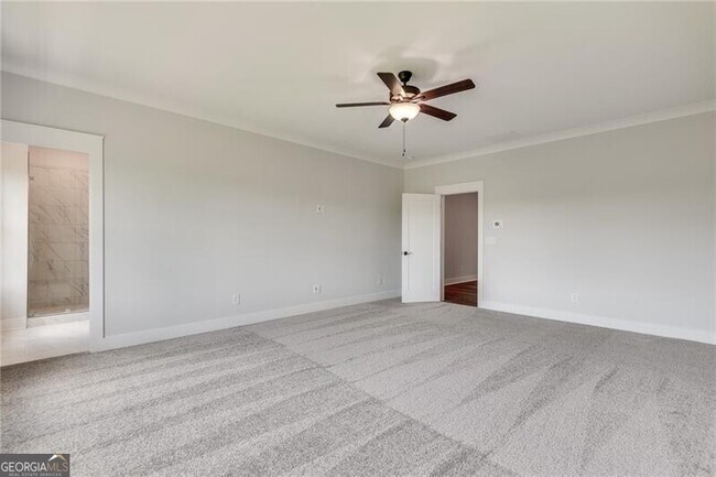Building Photo - 425 Maplewood Dr