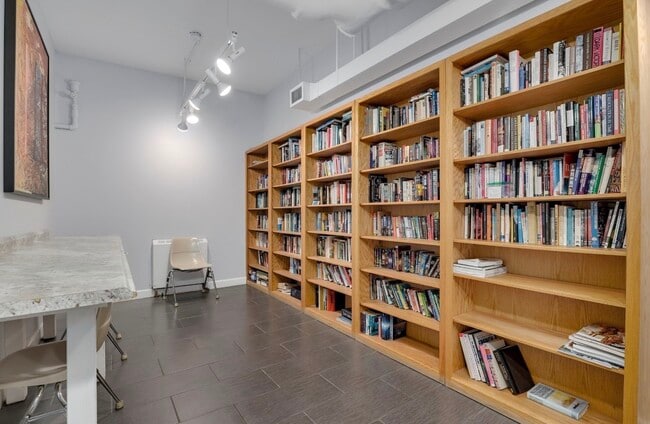 Building Photo - 1550 N Lake Shore Dr