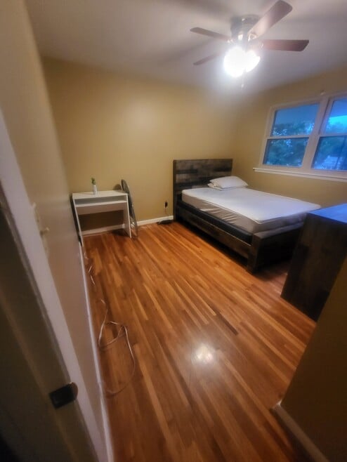 Building Photo - 1000 Waverly Ave