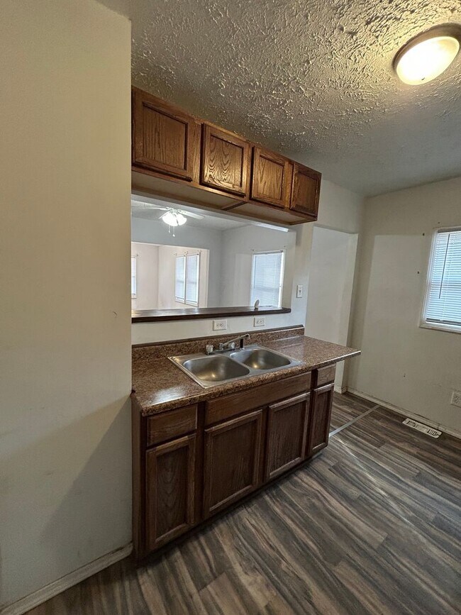 Building Photo - ** Move in Special ** 2-Bedroom, 1-Bathroom Home with Basement – $1,100/Month