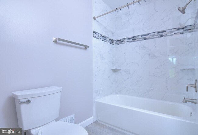 Building Photo - 13326 Waterside Cir