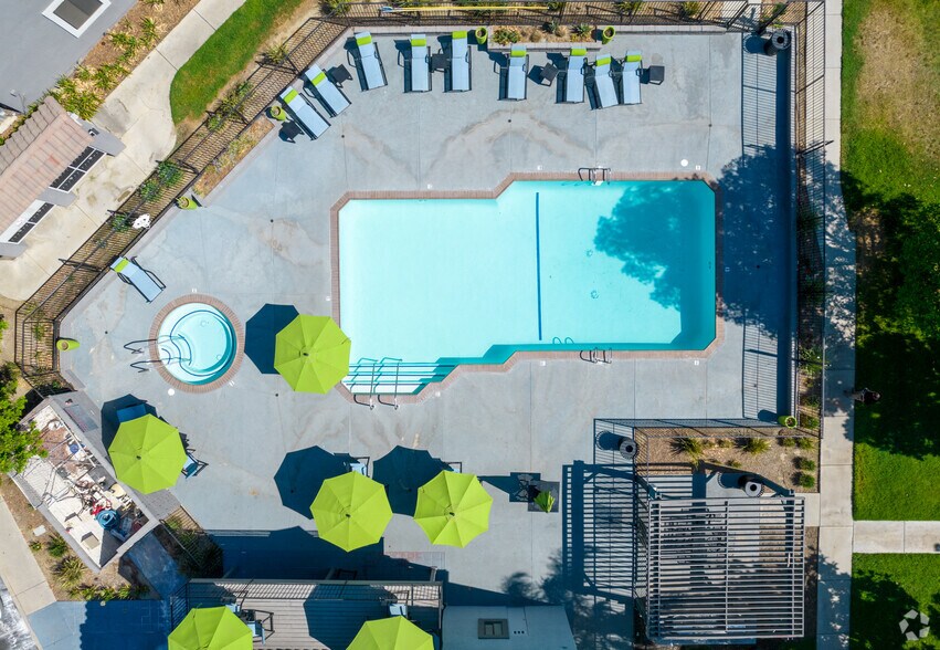 Building Photo - Veranda Ontario
