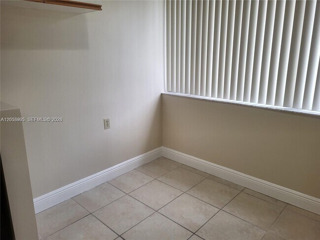 Building Photo - 9843 SW 138th Ave