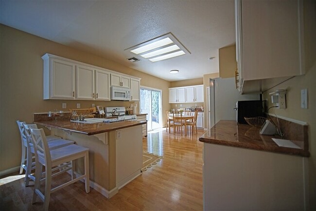 Building Photo - Beautiful Highland Reserve home 4 bedroom,...