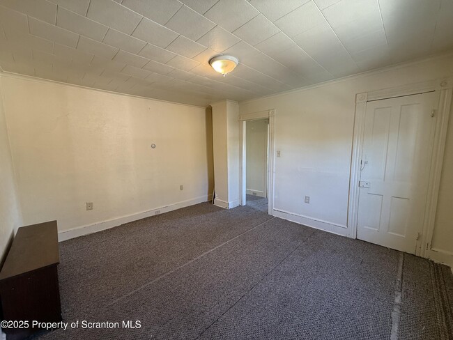 Building Photo - 1315 Farr St