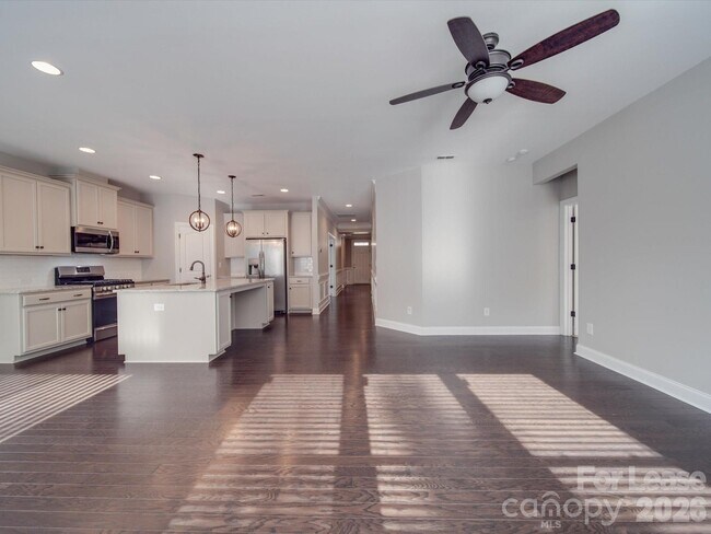 Building Photo - 14021 Goldenrod Trace Rd