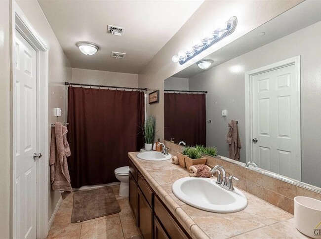Building Photo - 10825 Coronado Pointe Dr