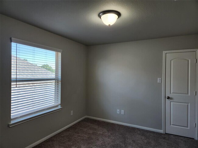 Building Photo - 119 Covington Ct