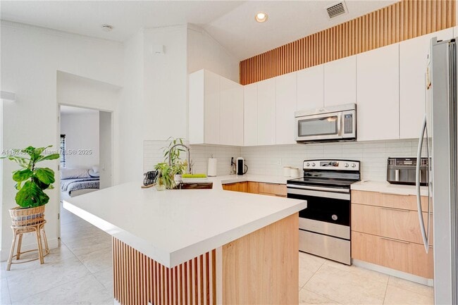 Building Photo - 1482 Canary Island Dr