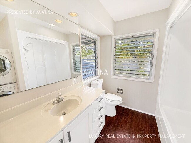 Building Photo - 1266 Manulani St