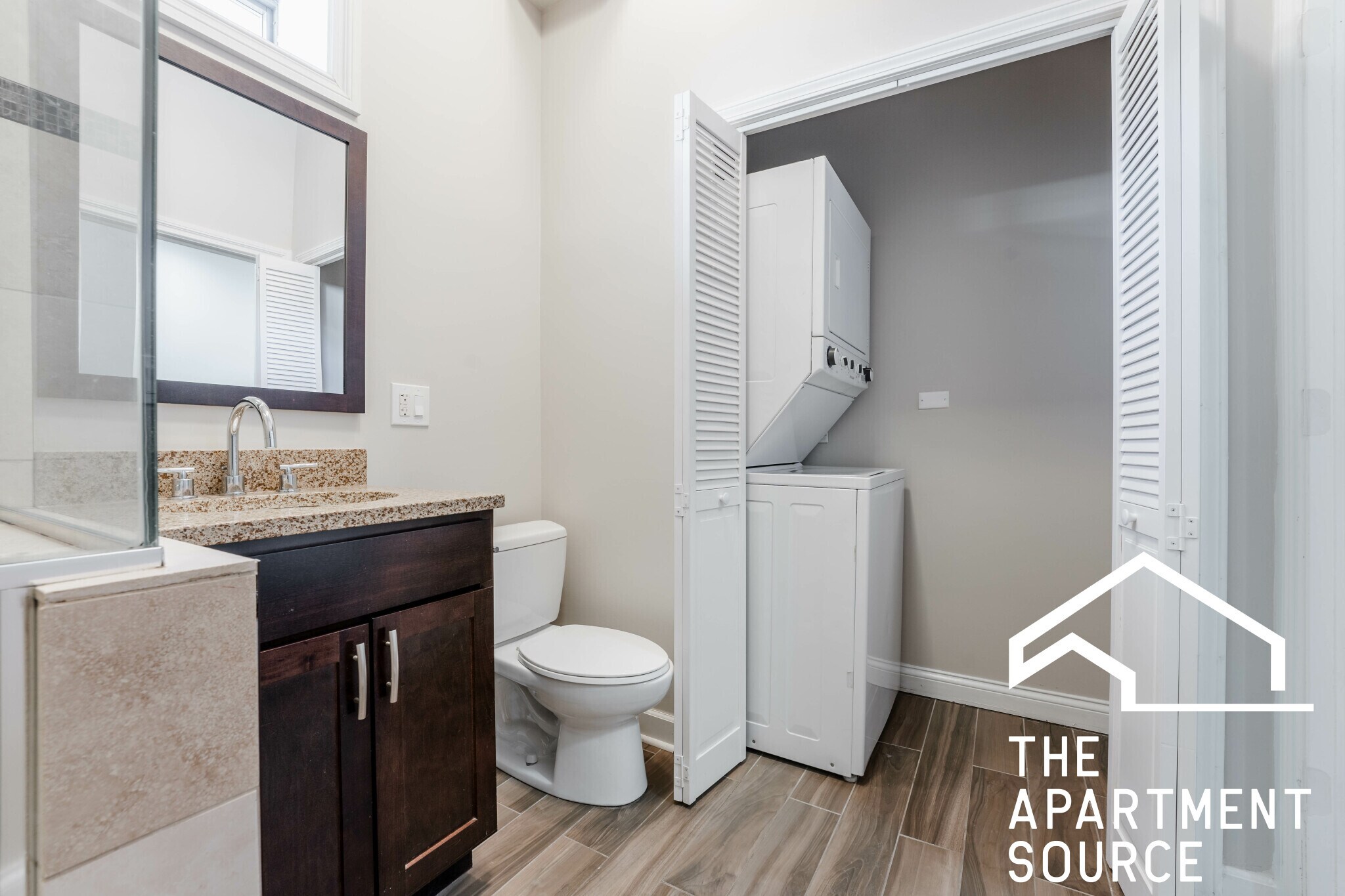 Building Photo - 1758 W Montrose Ave