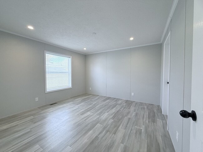 Building Photo - 29811 W Essex Ct