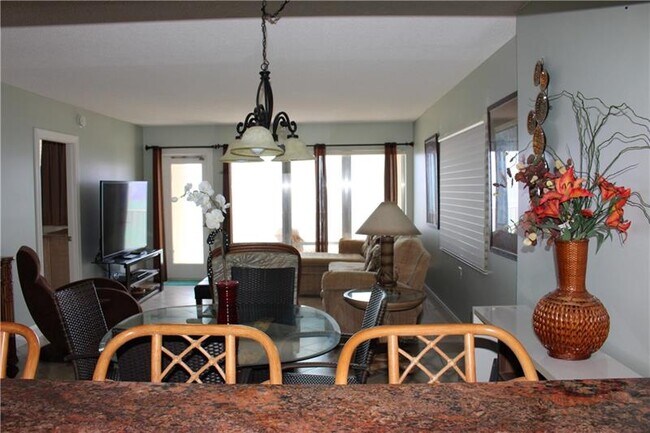 Building Photo - 750 N Ocean Blvd