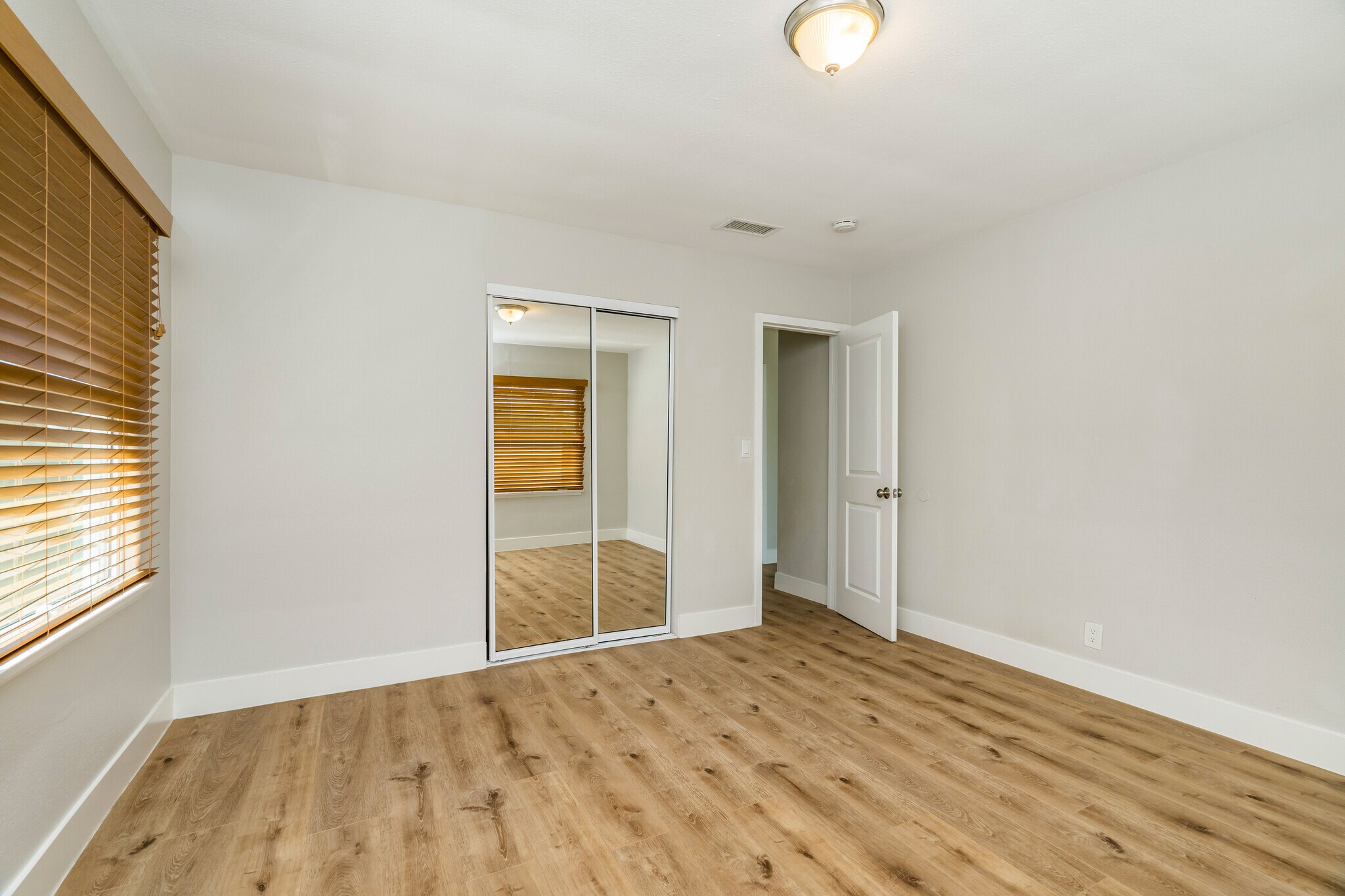 Building Photo - 6714 Amigo Ave