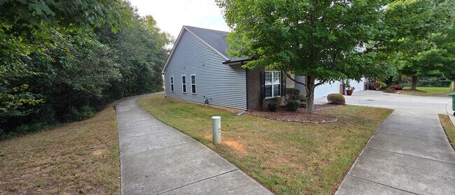 Building Photo - 335 Shallowford Reserve Dr