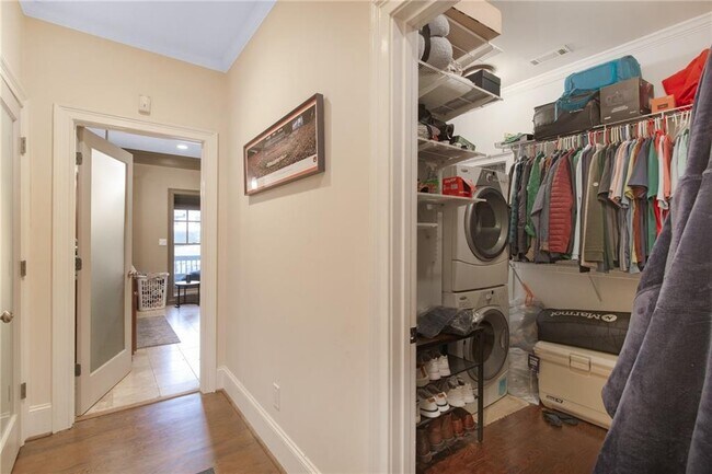 Building Photo - 451 Hascall Rd NW