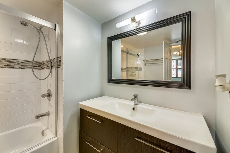 Building Photo - 1200 Braddock Pl