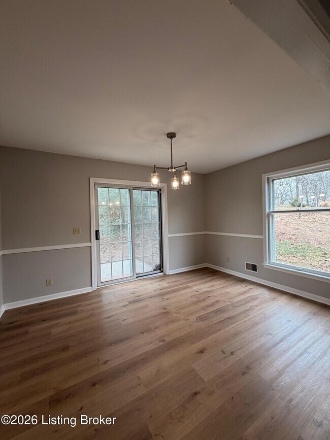 Building Photo - 634 Cherrywood Dr