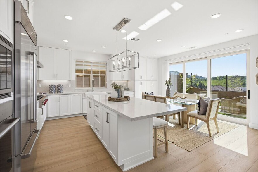 Building Photo - 212 Collino