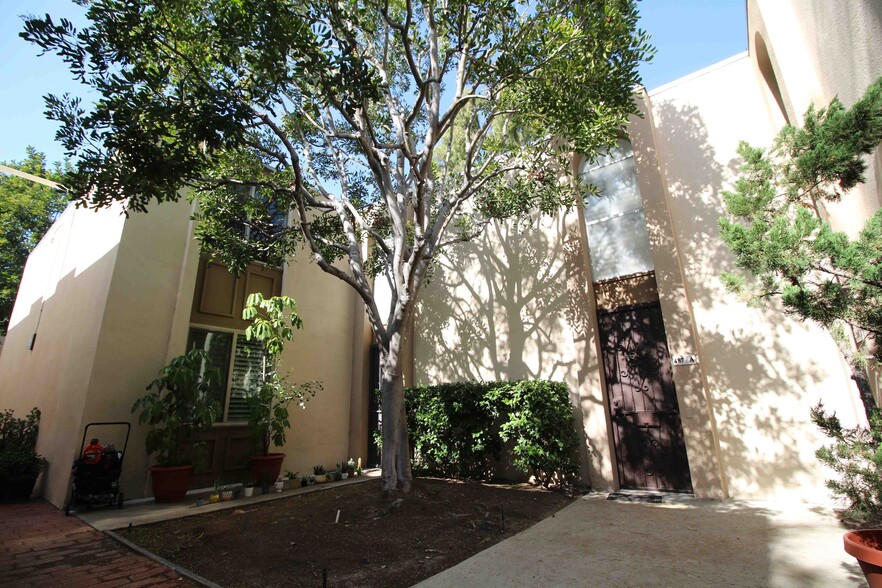 Building Photo - 4879 Collwood Blvd
