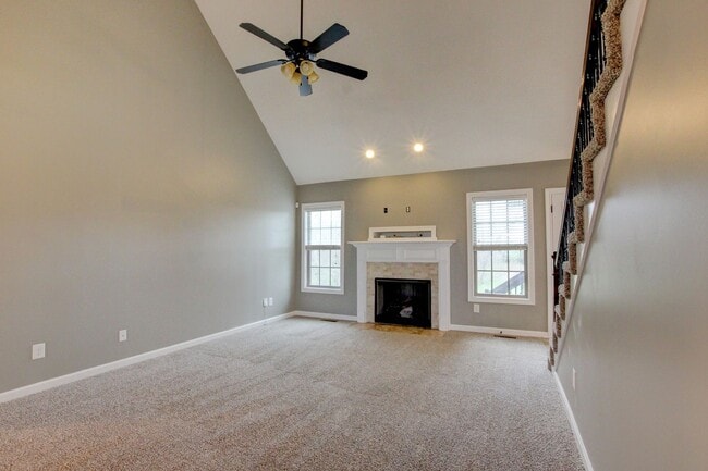 Building Photo - Executive Home on Cul de sac off exit 8.  Hurry.