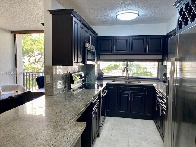 Building Photo - 17011 N Bay Rd