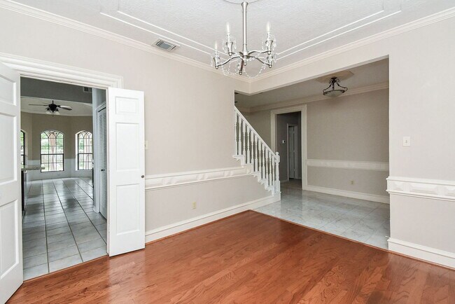 Building Photo - 127 Rush Haven Dr